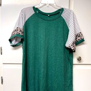 Leopard detail tee